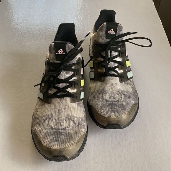 ADIDAS ULTRABOOST Men’s Sneakers Size 10 - Picture 4 of 9